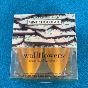 Bath & Body Works  - Mint Chocolate 2 Bulbs -Wallflowers -NWT